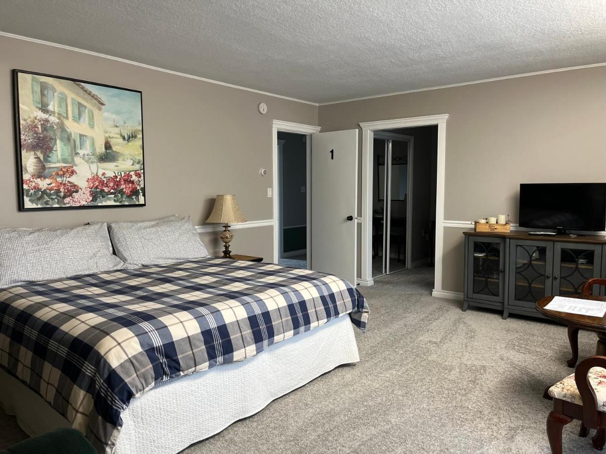 Sunny Shuswap B&B Чейс Экстерьер фото